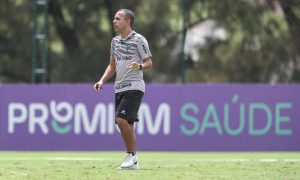 Lucas Gonçalves comanda Atlético em Campinas. (Foto: Pedro Souza / CAM)