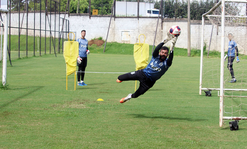 Ygor Vinhas deve ser a novidade na escalação da Ponte Preta contra o Gama