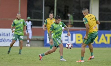 Visando confronto com a Caldense, América-MG treina pela manhã