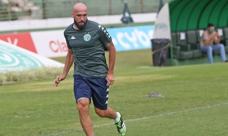 Éder Sciola supera concorrência com Mateus Ludke e estreia como titular no Guarani