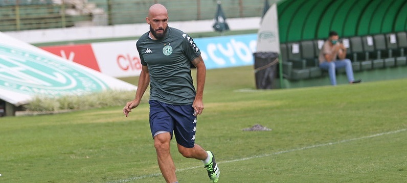 Éder Sciola supera concorrência com Mateus Ludke e estreia como titular no Guarani