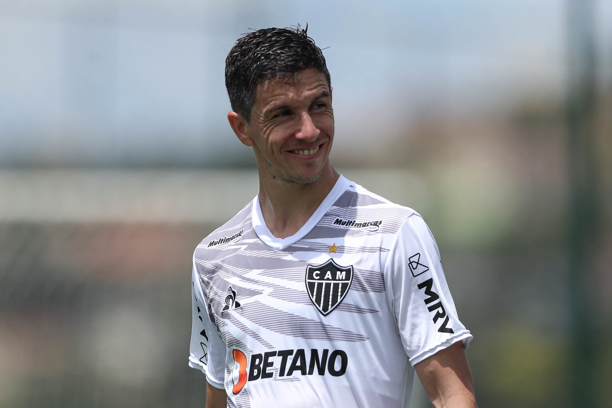 Nacho Fernández fará sua estreia nesta sexta-feira, diante do Coimbra