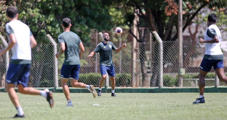 Com Campeonato Paulista indefinido, Guarani freia busca por reforços no mercado