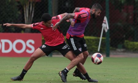 Maior parte do elenco principal do São Paulo recebe folga; demais atletas seguem treinando