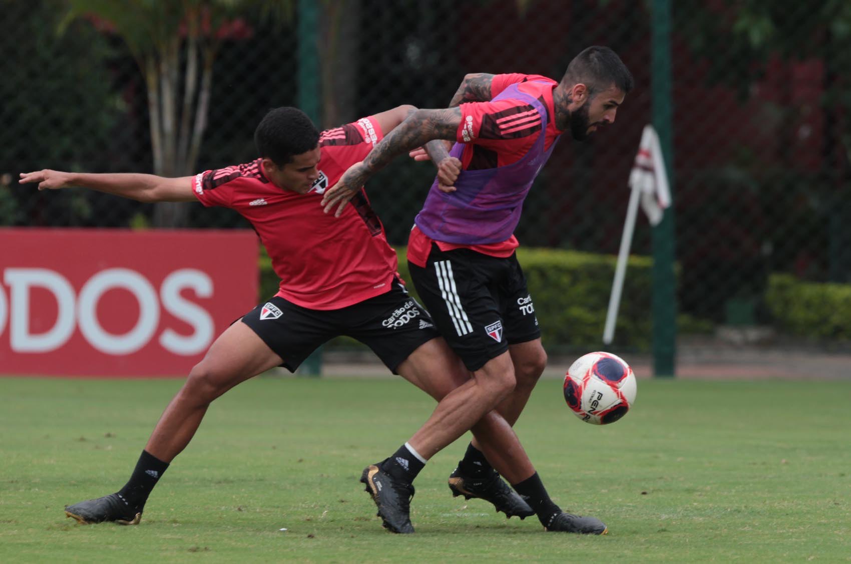 Maior parte do elenco principal do São Paulo recebe folga; demais atletas seguem treinando