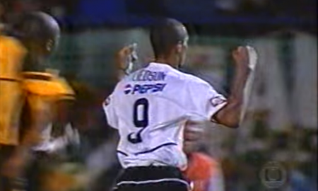 Liedson dá show pelo Corinthians em 2003