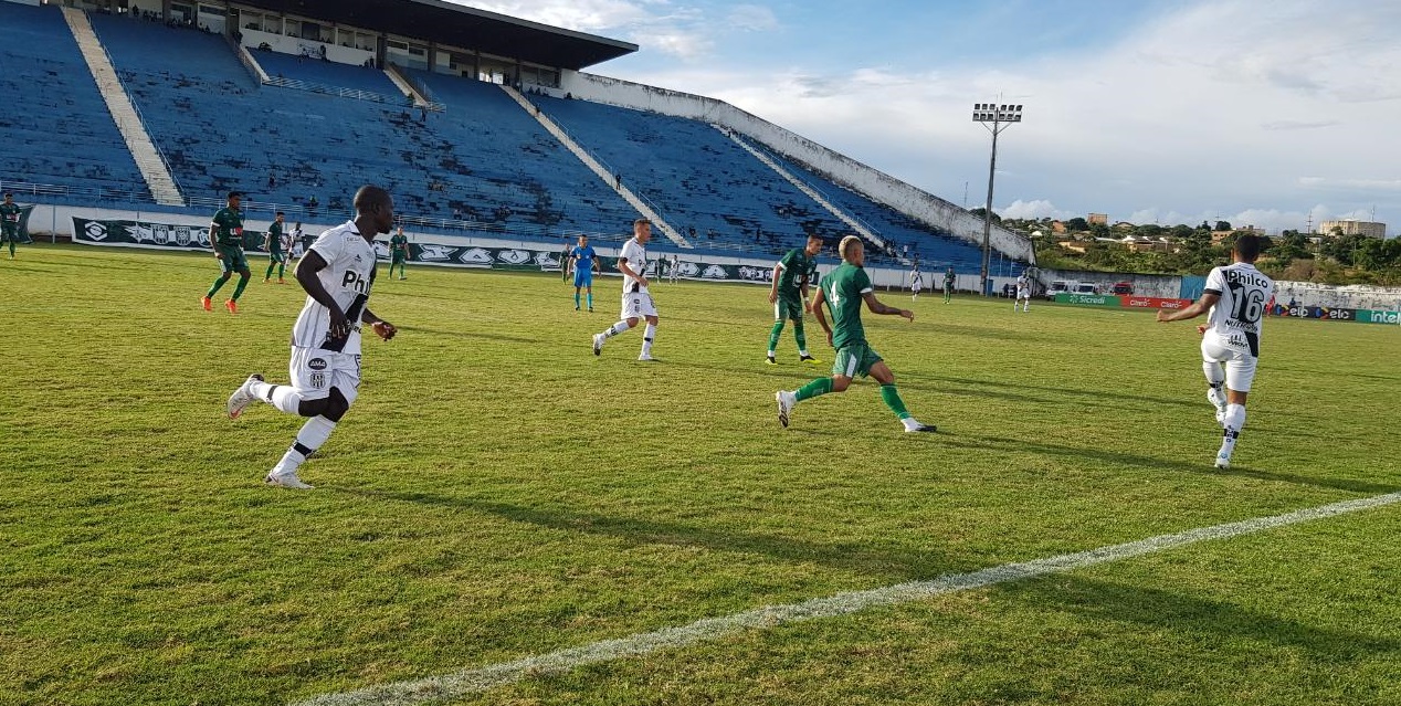 Ponte Preta vence Gama e avança na Copa do Brasil