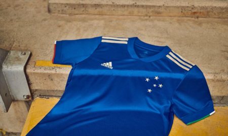 Cruzeiro lança novo uniforme para o centenário do clube; veja fotos