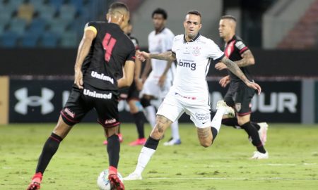 Corinthians estreia contra o