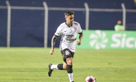 Fagner faz estreia pelo Corinthians na temporada 2021