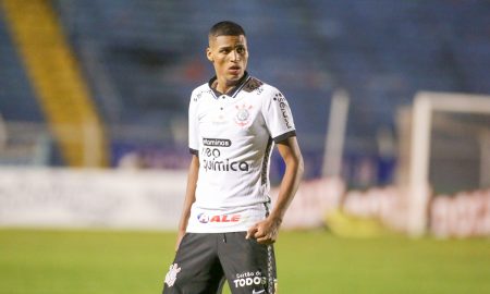 Rodrigo Varanda atuando pelo Corinthians