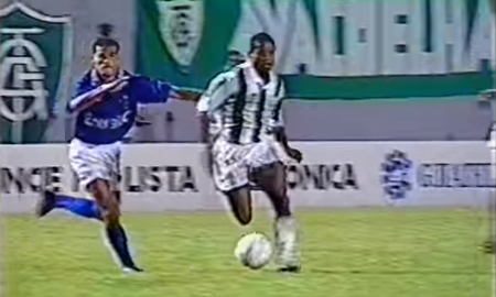 Nos anos 90, América superou o Cruzeiro no confronto direto e levou a melhor no retrospecto