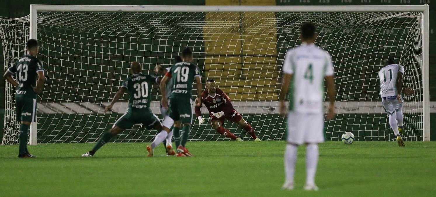 Guarani defende invencibilidade de 18 anos ante Palmeiras em Campinas