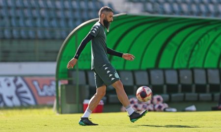 Guarani fica sem Tony para visitar o São Paulo; meia passará por cirurgia