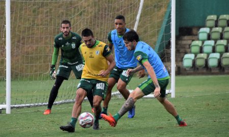 América-MG treina e fecha preparação para enfrentar Patrocinense