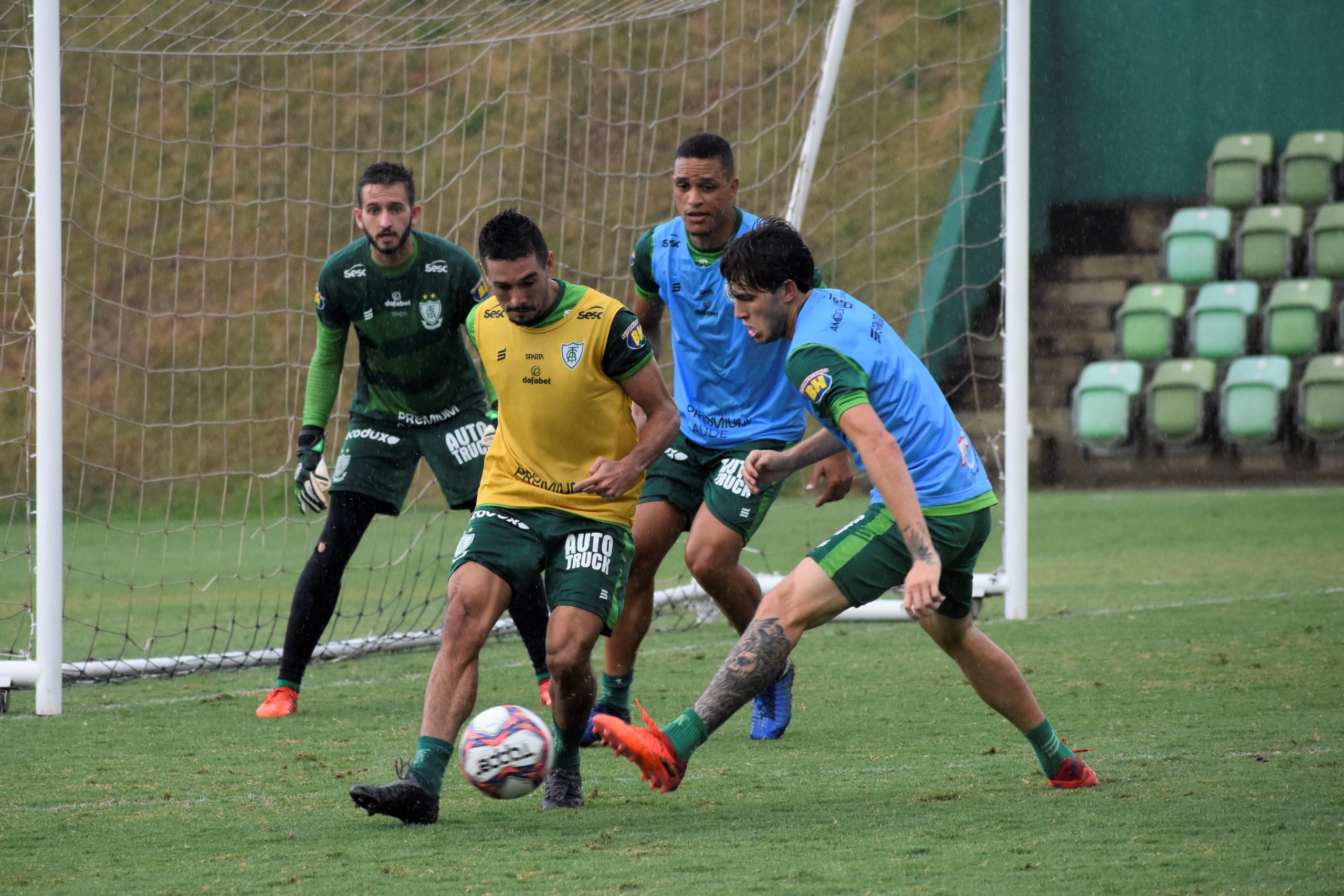 América-MG treina e fecha preparação para enfrentar Patrocinense