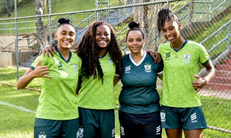 Agora com o apelido de 'Spartanas', o time feminino do América-MG volta aos treinamentos; confira elenco completo