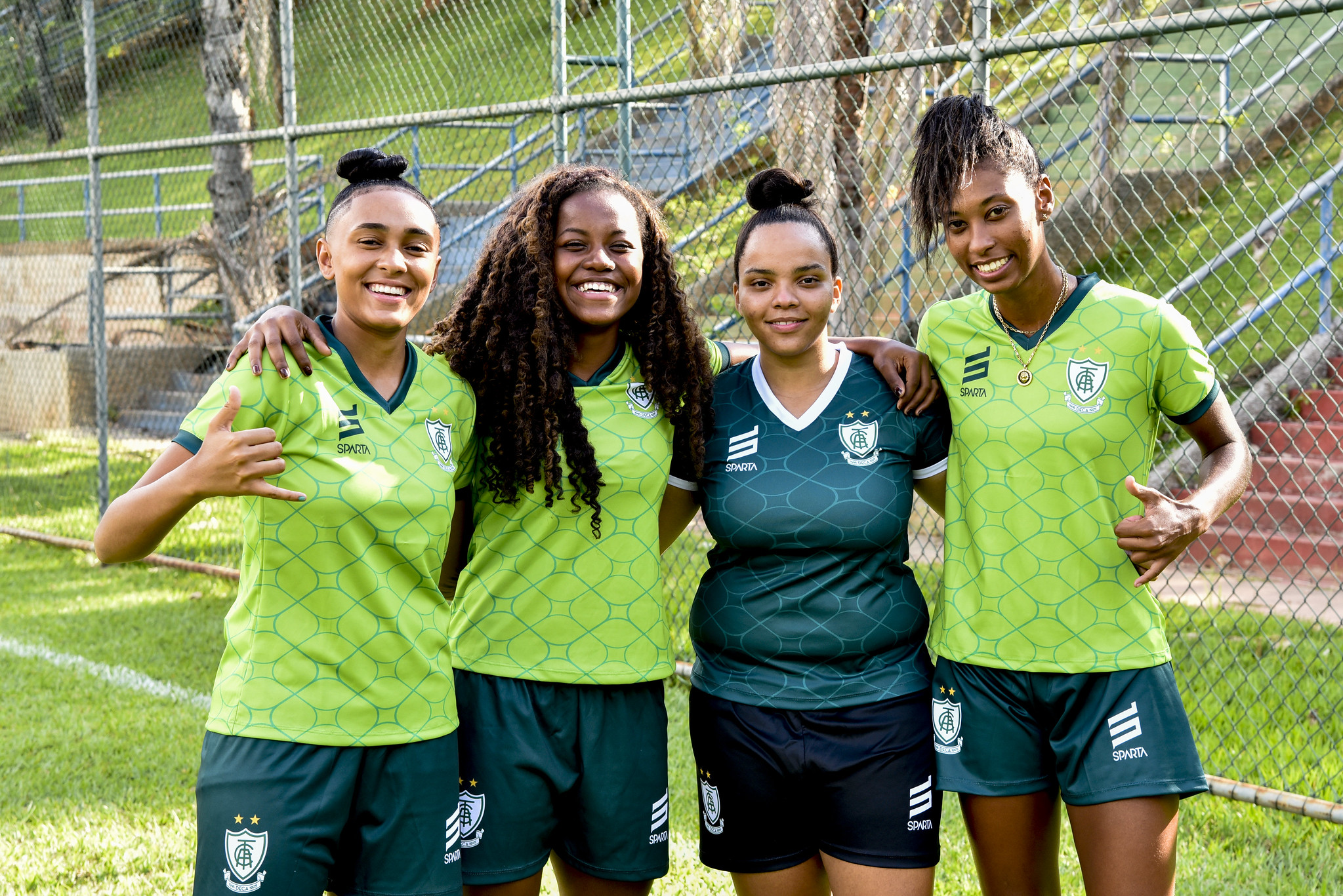 Agora com o apelido de 'Spartanas', o time feminino do América-MG volta aos treinamentos; confira elenco completo