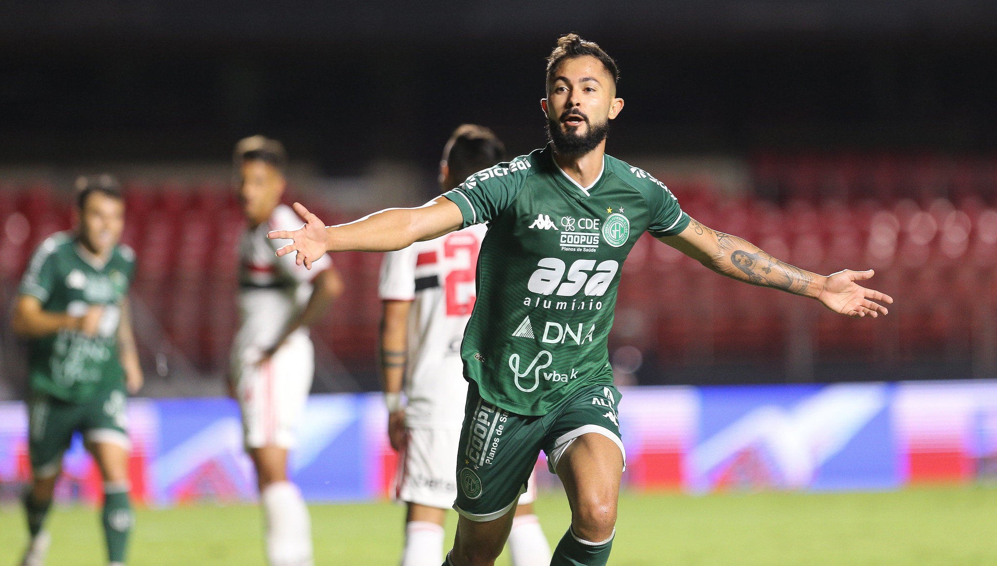 Bruno Sávio desencanta com gol e quebra jejum de nove jogos no Guarani