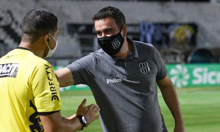 Fábio Moreno nega perfil reativo da Ponte Preta: 'Procuro propor o jogo'