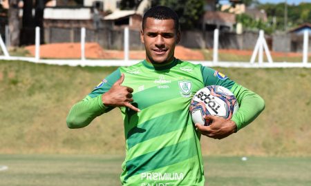 Sabino renova contrato com América-MG; jogador fará parte do Elenco para Série A