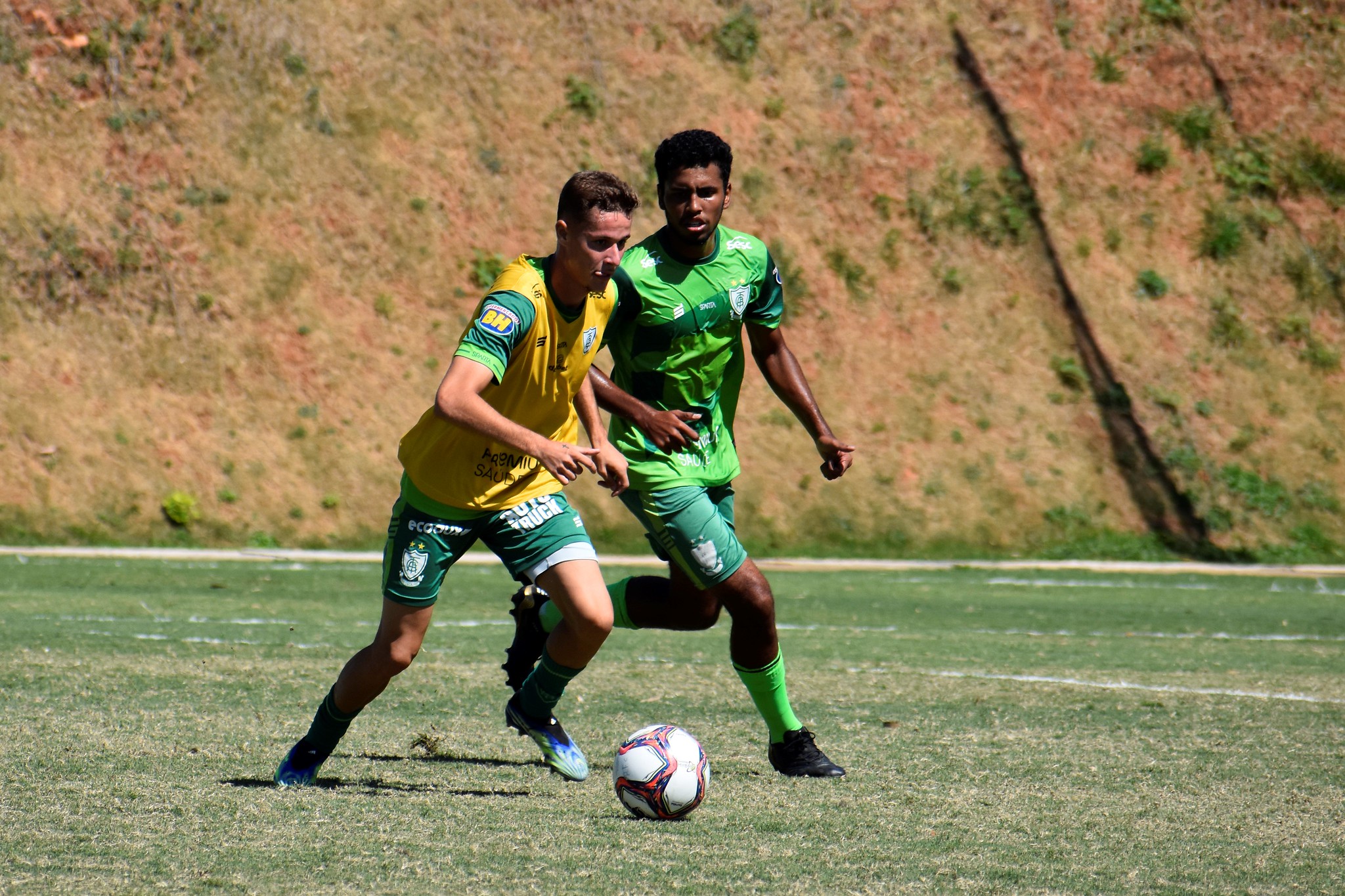 América faz último treino em BH antes de viagem para Patos de Minas