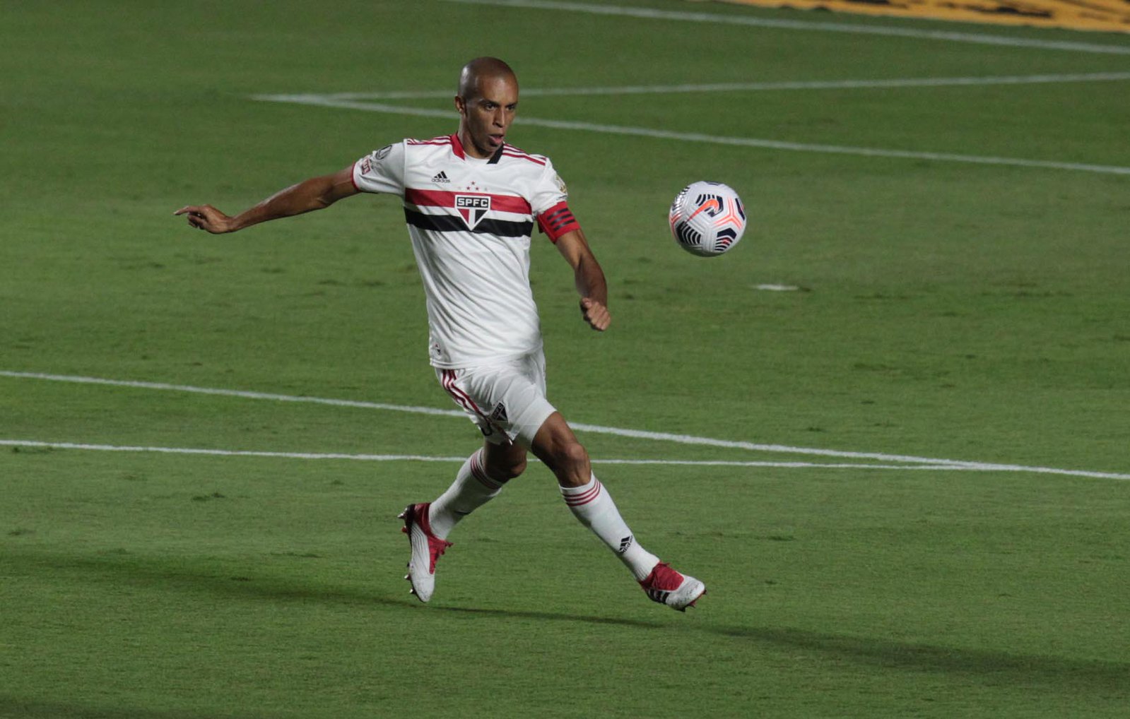São Paulo chega ao quinto jogo sem sofrer gols e iguala marca de 2007