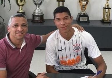 Corinthians prorroga contrato de atacante do sub-23