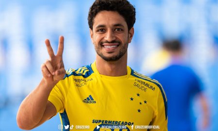 Próximo de retorno ao Cruzeiro, Léo publica mensagem: 'Hoje estou muito feliz de poder estar sem dor'