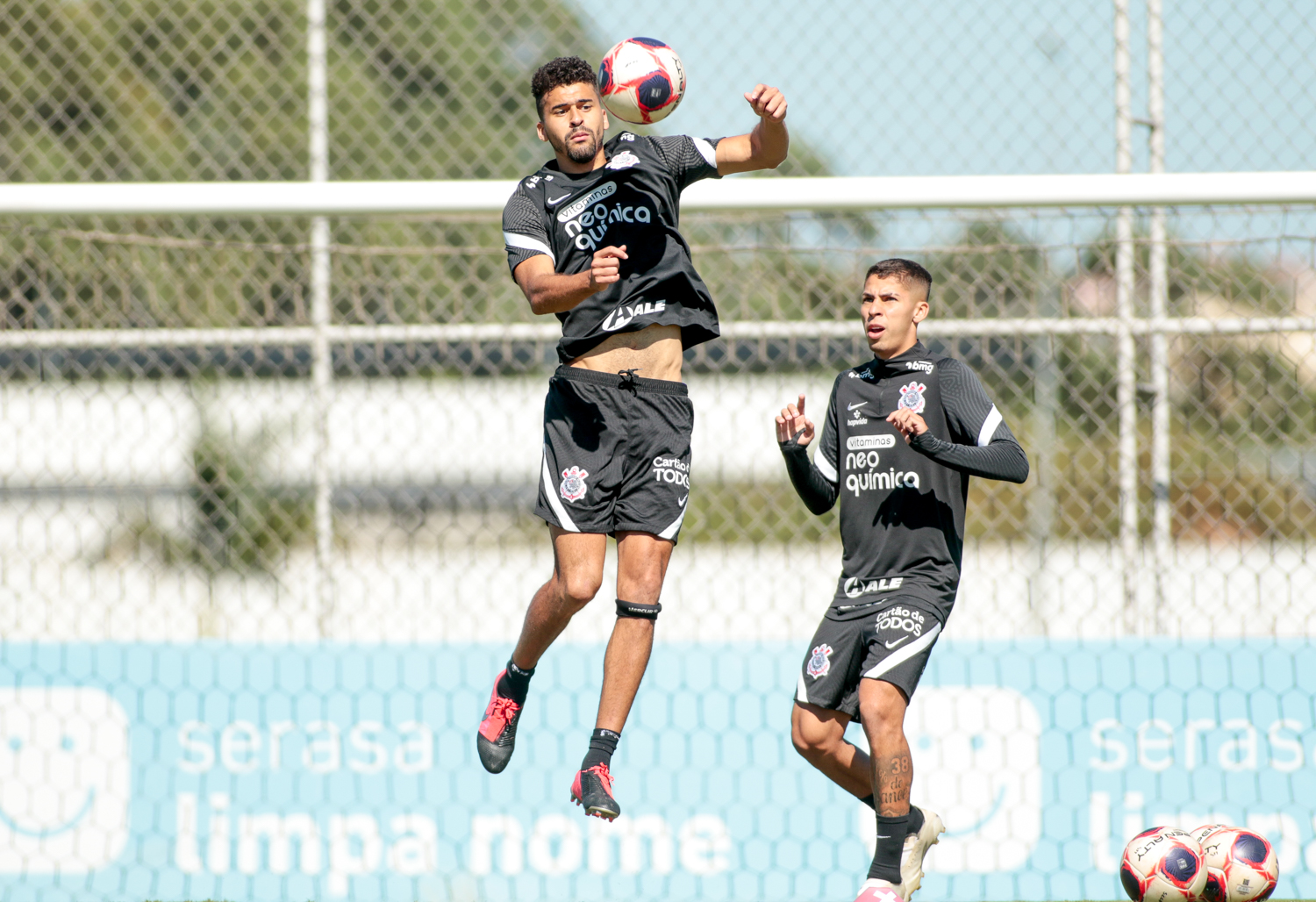 Léo Santos pode voltar a atuar pelo Corinthians