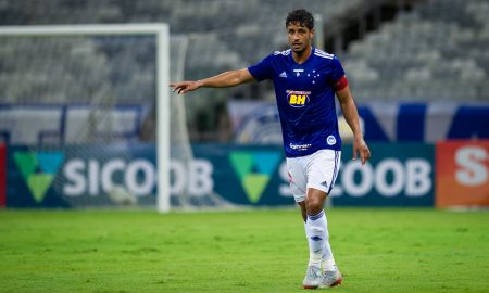 Zagueiro Léo rescinde contrato e deixará Cruzeiro; decisão partiu do clube