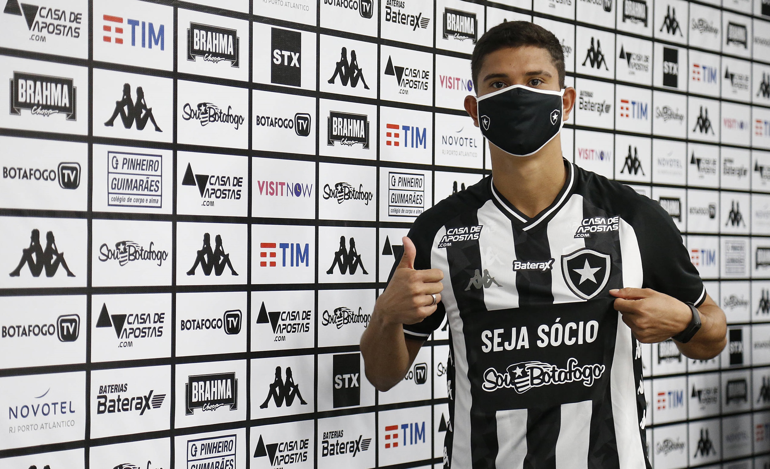 Ponte Preta encaminha contratação de Kevin, lateral-direito do Botafogo