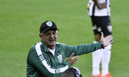 Lisca diz que Atlético-MG ‘só joga em casa’ e reclama de desequilíbrio técnico