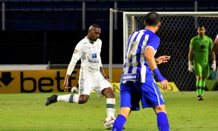 Emprestado pelo Cruzeiro, zagueiro Arthur não seguirá o América-MG; outras saídas estão em pauta