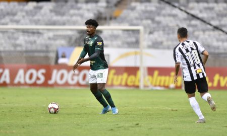 Um dos pilares da defesa do América-MG, o zagueiro Eduardo Bauermann garantiu que o time está preparado e fará um grande jogo contra o Atlético-MG