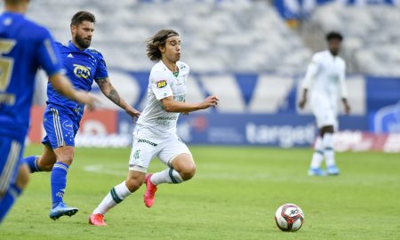 Zé Ricardo prevê partida difícil contra o Cruzeiro e comenta a ausência de Lisca