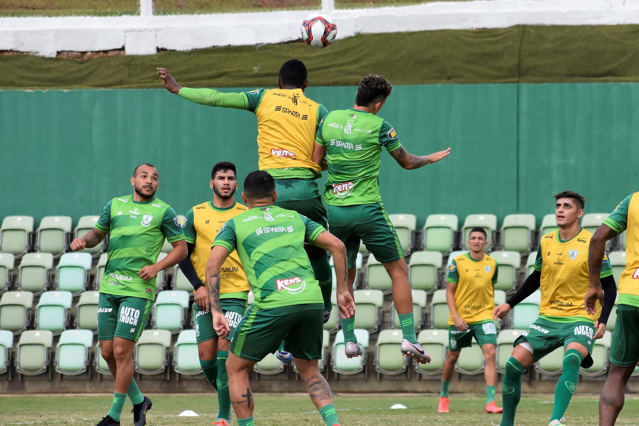 América-MG finaliza semana de treinos e está pronto para enfrentar Cruzeiro