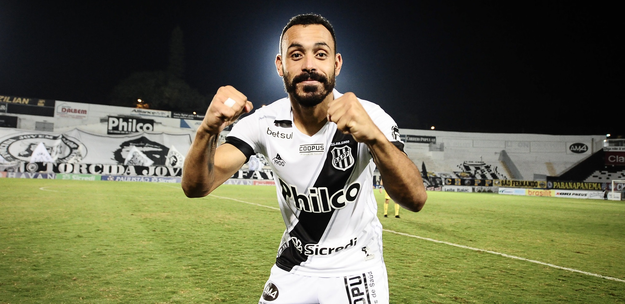 Com seis gols, Moisés leva Ponte à seleção do Campeonato Paulista