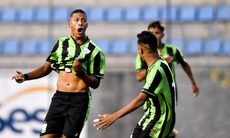 Com golaço, América-MG estreia com empate contra Botafogo no campeonato Brasileiro Sub-17