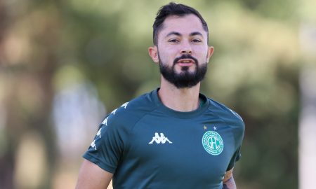 Bruno Sávio é liberado pelo DM, vai a campo e reforça Guarani na Série B