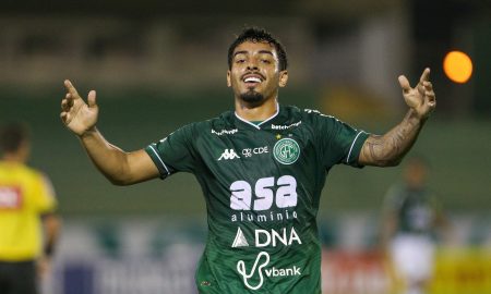 Após gol, Bidu ganha elogios de Paulista no Guarani: 'Conheço bem'