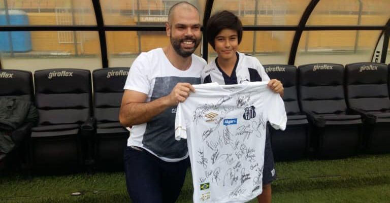 Bruno Covas com a camisa do Santos