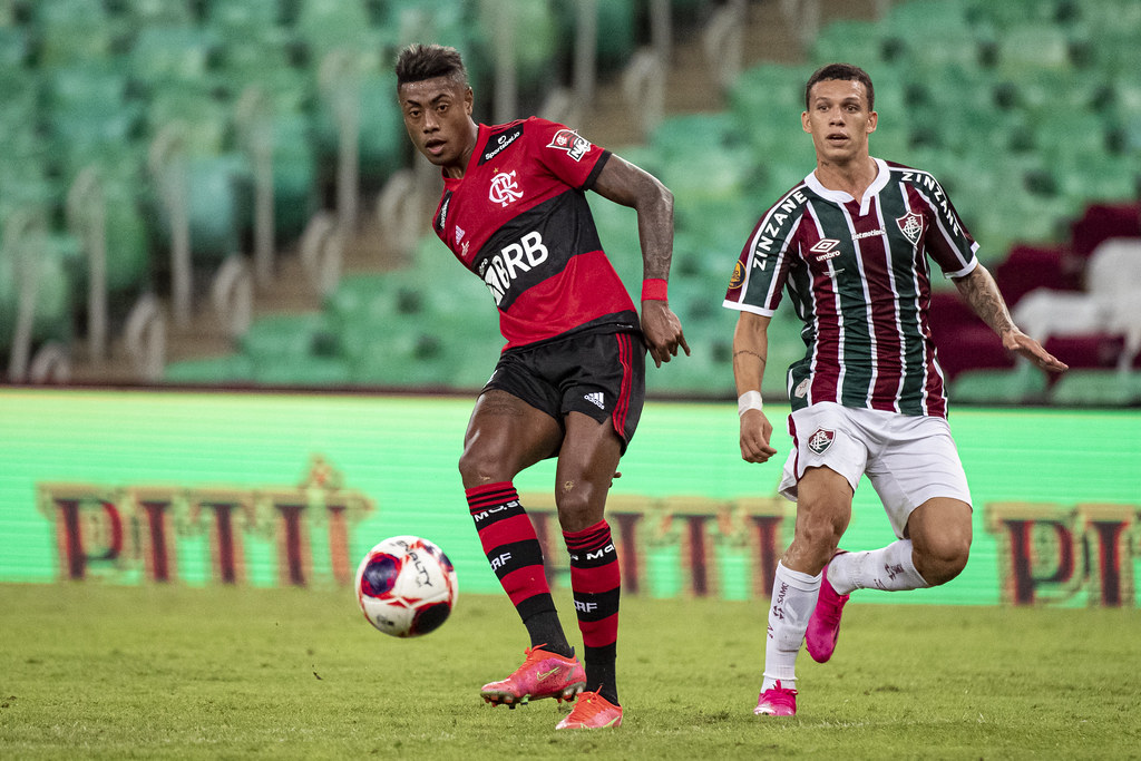Bruno Henrique, atacante do Flamengo, em ação contra o Fluminense. 16/052021