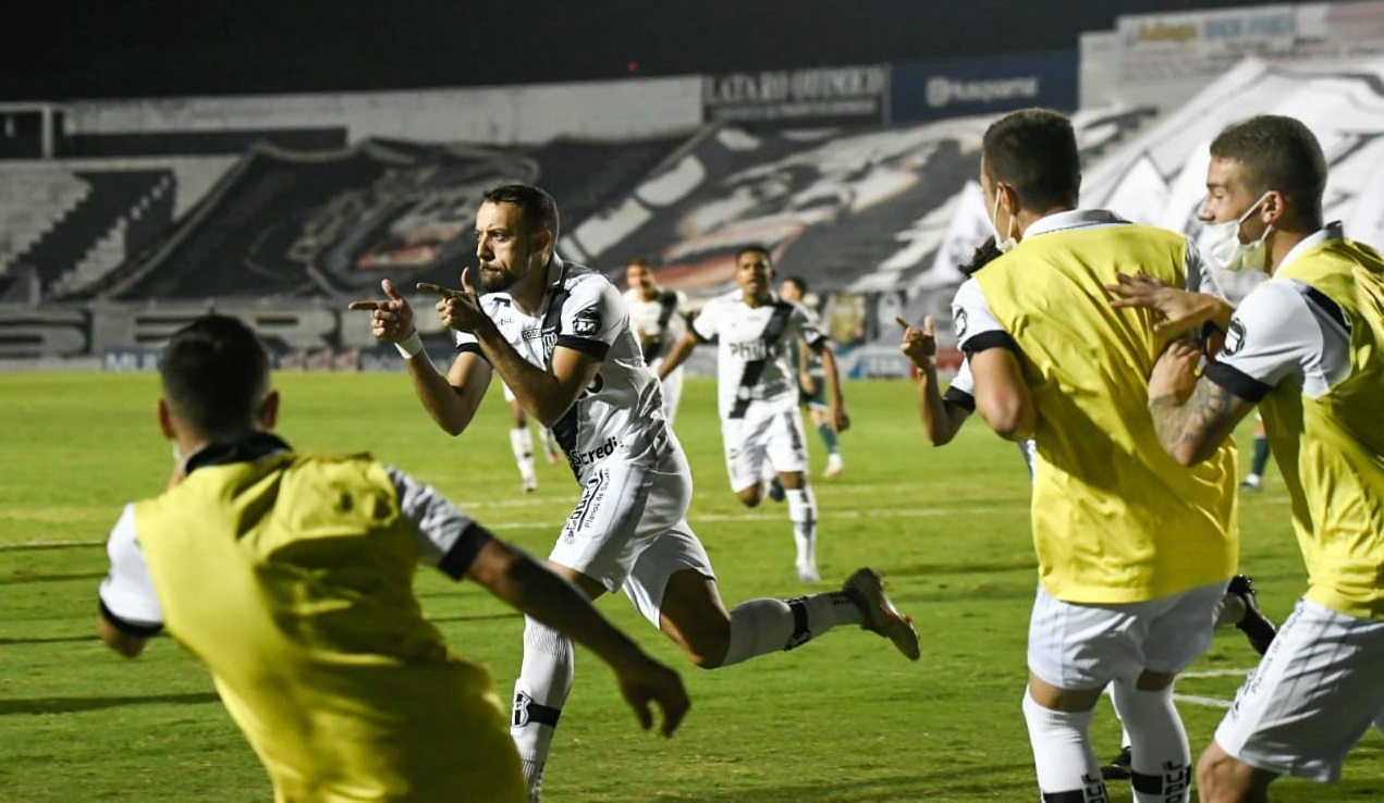 Paulo Sérgio desencanta no Dérbi 199 e faz primeiro gol pela Ponte Preta