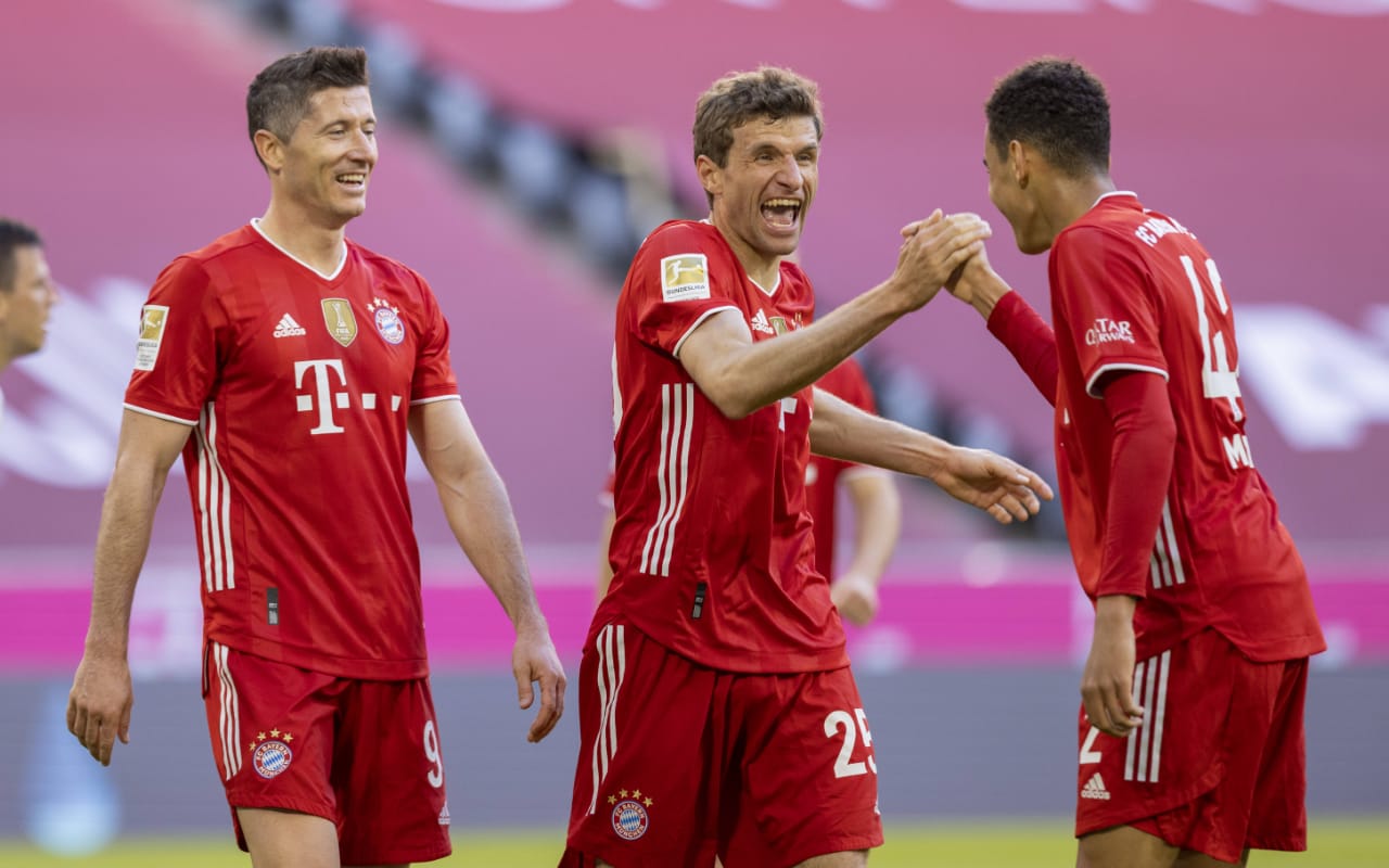 Bayern goleia Borússia M'Gladbach