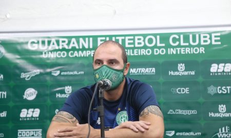 Aal lamenta perda de foco do Guarani em Limeira: 'Pensar só no Mirassol'