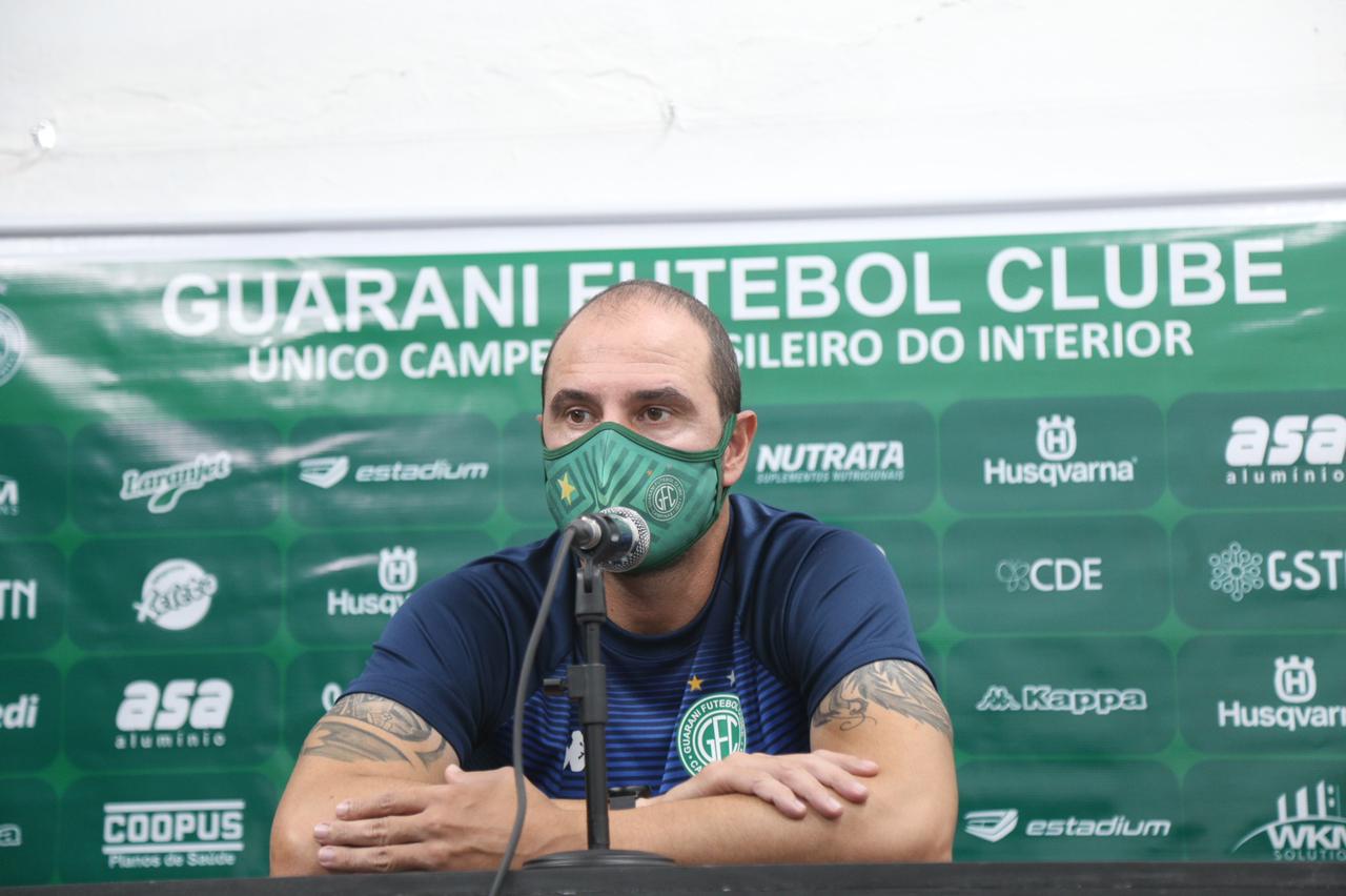 Aal lamenta perda de foco do Guarani em Limeira: 'Pensar só no Mirassol'