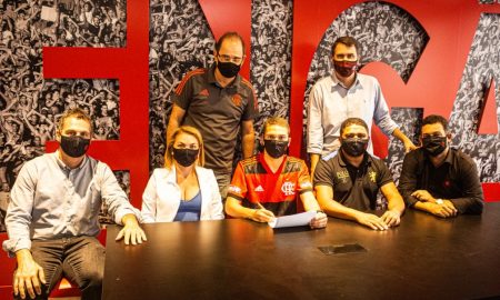 Flamengo acerta retorno de atacante da base