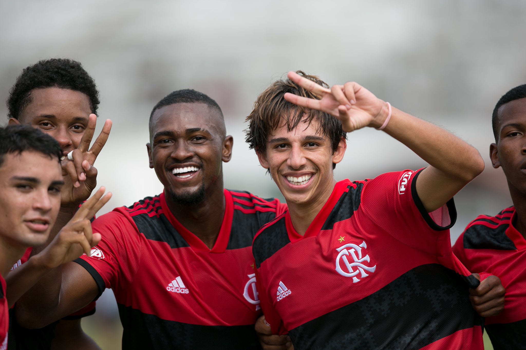Flamengo bate o Botafogo na estreia do Carioca Sub-20. (15/05/2021)