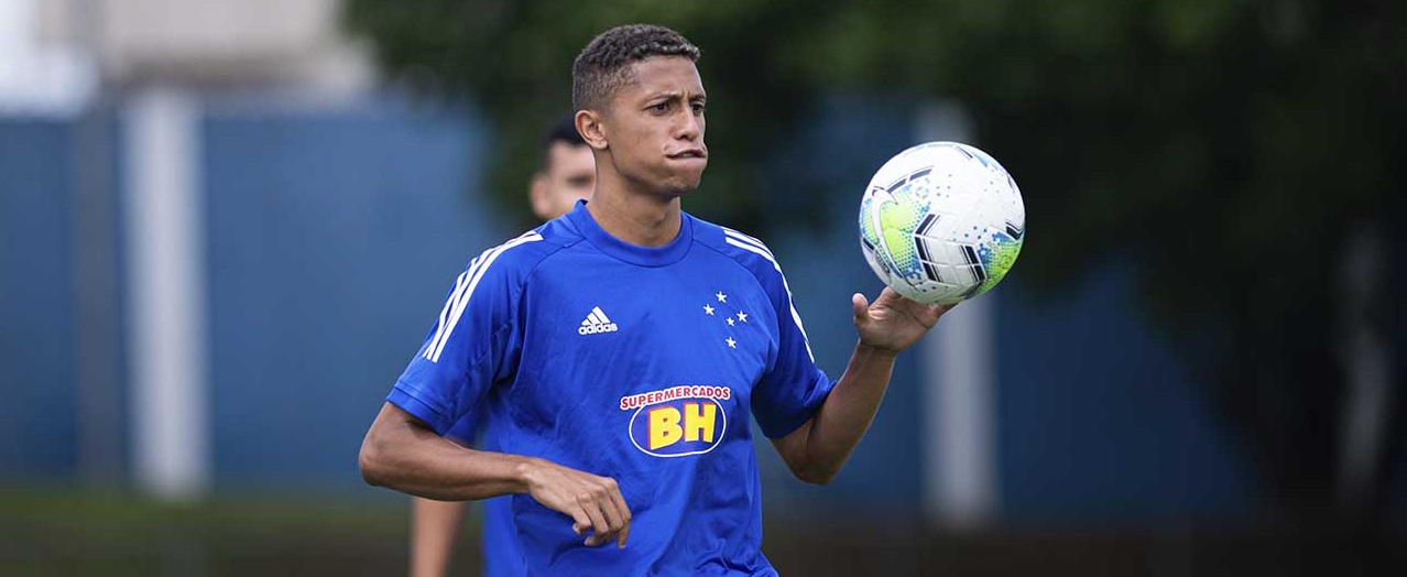 Por empréstimo, Ponte Preta acerta contratação de lateral-esquerdo do Cruzeiro